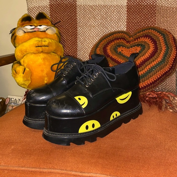 LAMODA platform shoes !! smiley face rave wear or everyday wear shoe!:-) - Picture 3 of 3